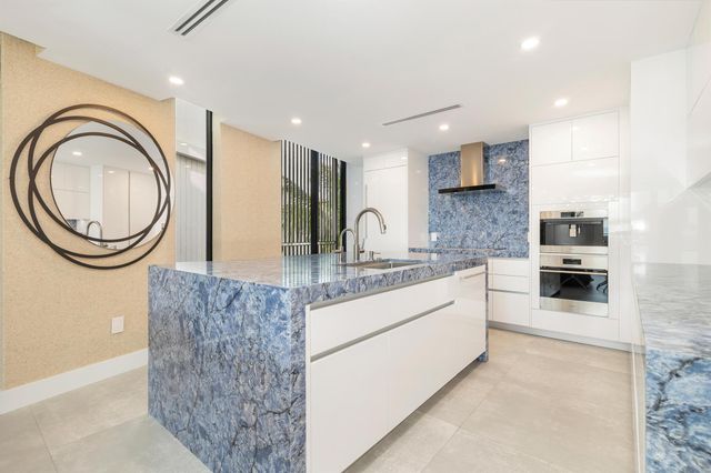 106 Inlet Way 202, Palm Beach Shores, FL 33404