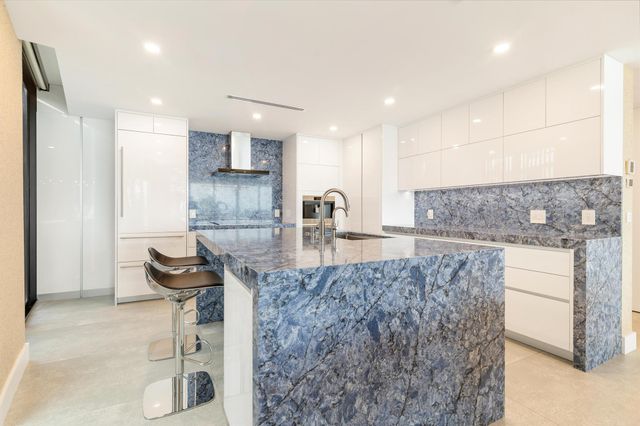 106 Inlet Way 202, Palm Beach Shores, FL 33404