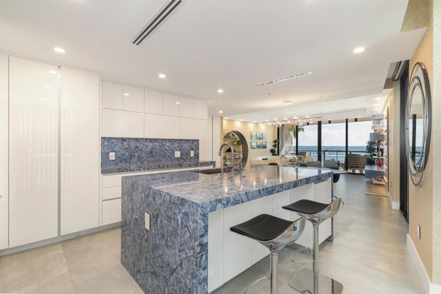 106 Inlet Way 202, Palm Beach Shores, FL 33404