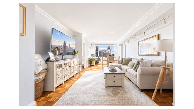 444 E 75th St Apt 17E, New York City, NY 10021