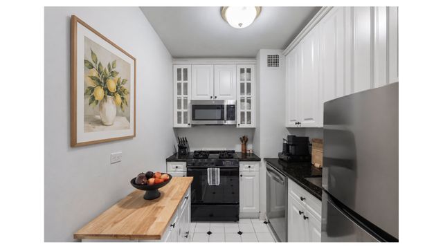 444 E 75th St Apt 17E, New York City, NY 10021