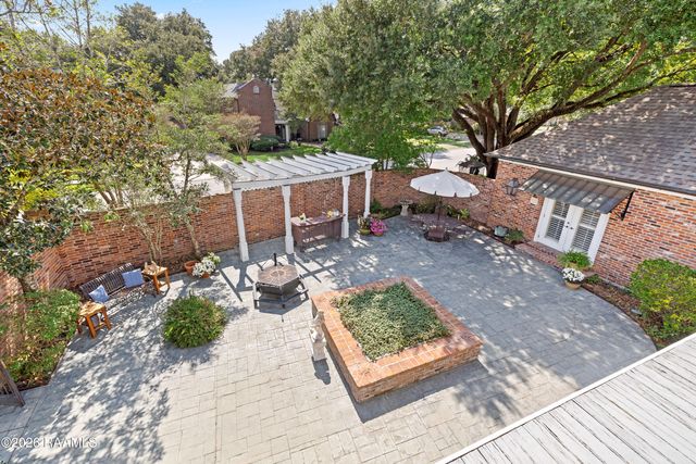 105 Gerriewood Lane, Lafayette, LA 70508