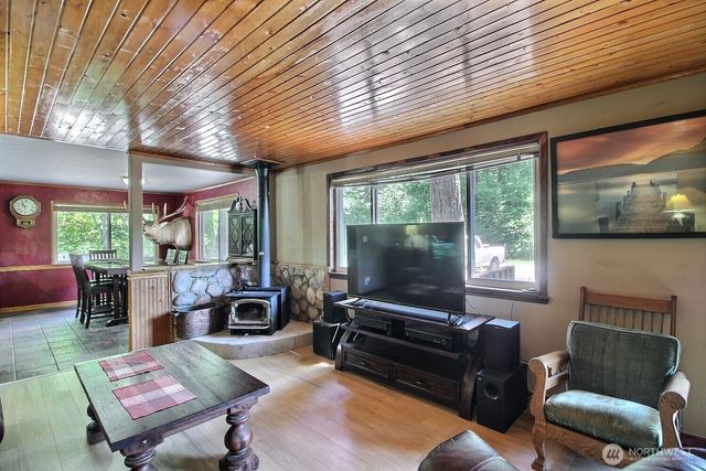 36204 108th Avenue Ct E, Eatonville, WA 98328