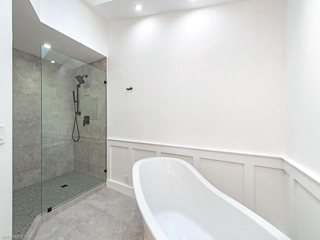 5520 CYNTHIA LN, Naples, FL 34112