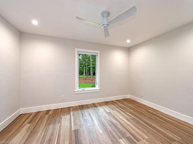 5520 CYNTHIA LN, Naples, FL 34112