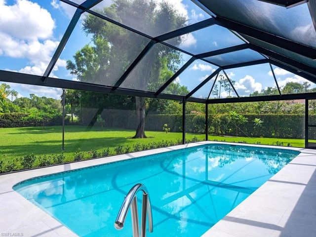 5520 CYNTHIA LN, Naples, FL 34112