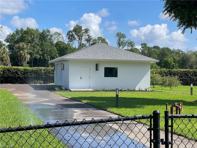 5520 CYNTHIA LN, Naples, FL 34112