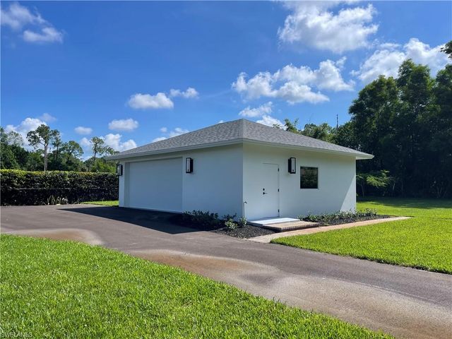 5520 CYNTHIA LN, Naples, FL 34112