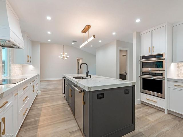 5520 CYNTHIA LN, Naples, FL 34112