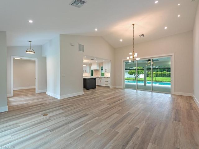 5520 CYNTHIA LN, Naples, FL 34112
