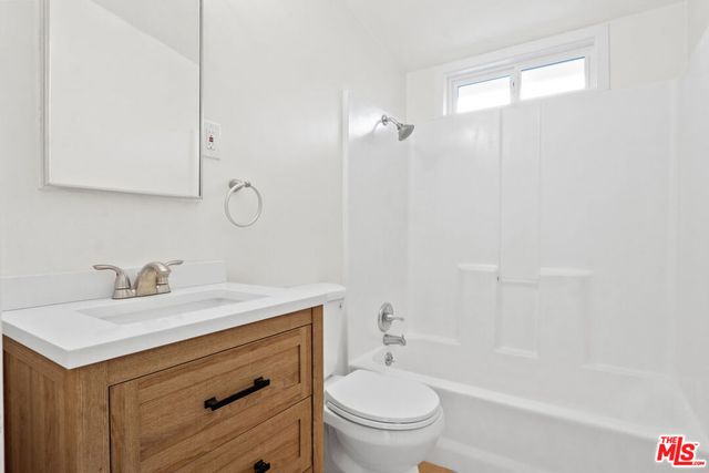 609 W E Street, Wilmington, CA 90744