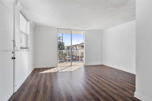 1801 S Treasure Dr 217, North Bay Village, FL 33141