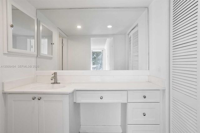 1801 S Treasure Dr 217, North Bay Village, FL 33141