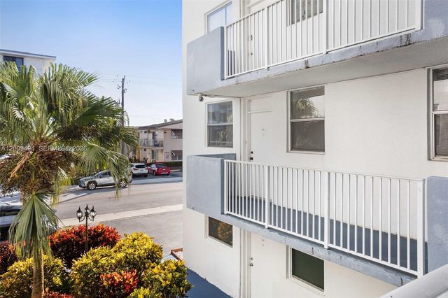 1801 S Treasure Dr 217, North Bay Village, FL 33141