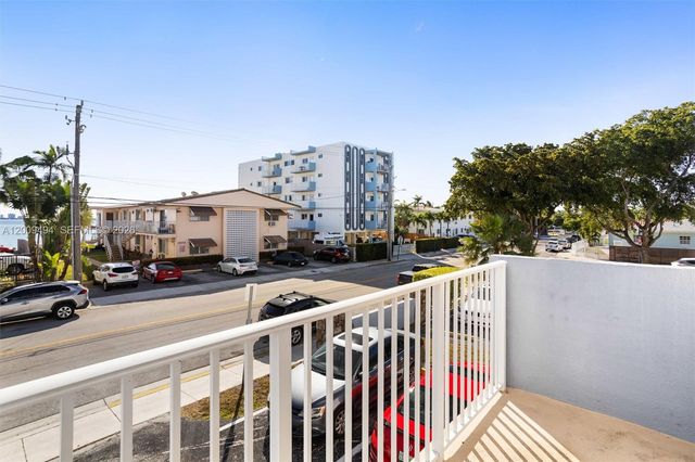 1801 S Treasure Dr 217, North Bay Village, FL 33141