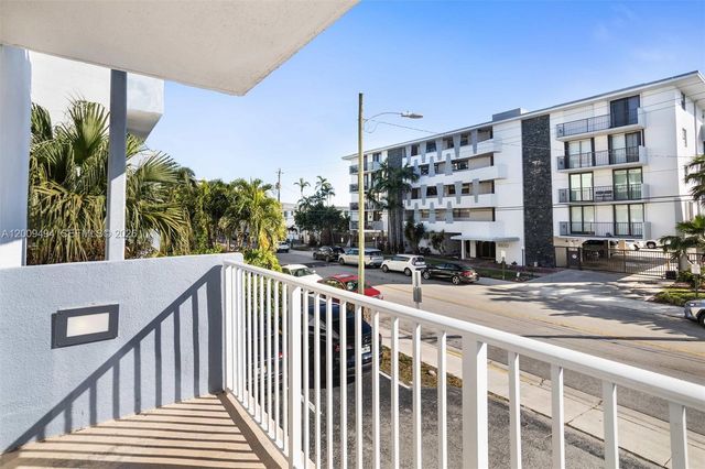 1801 S Treasure Dr 217, North Bay Village, FL 33141