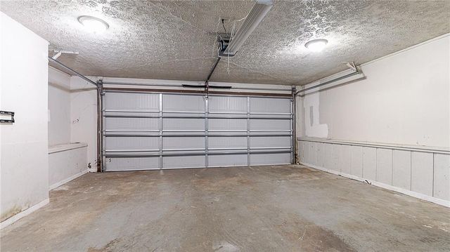 416 Pineburr Lane, Stone Mountain, GA 30087