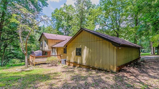 416 Pineburr Lane, Stone Mountain, GA 30087