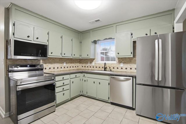 897 Yarbrough Road, Harvest, AL 35749
