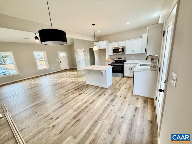 615 OAKLEIGH AVE, Appomattox, VA 24522