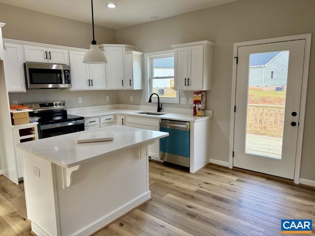 615 OAKLEIGH AVE, Appomattox, VA 24522