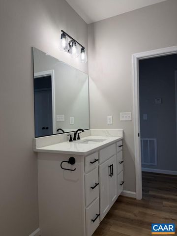 615 OAKLEIGH AVE, Appomattox, VA 24522