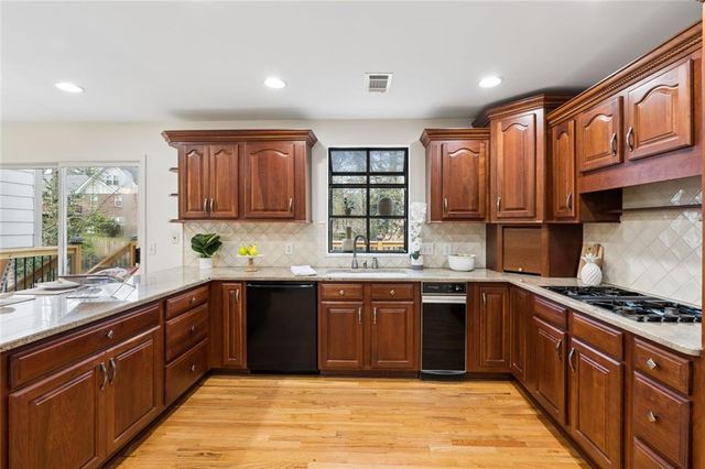 525 Spender Trace, Atlanta, GA 30350