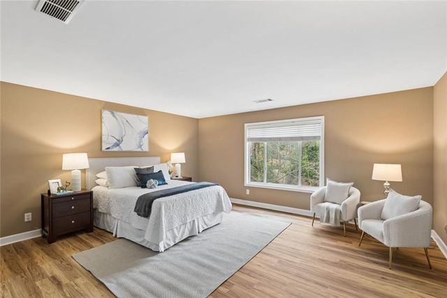 525 Spender Trace, Atlanta, GA 30350