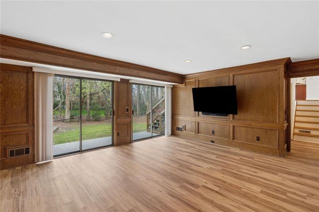 525 Spender Trace, Atlanta, GA 30350