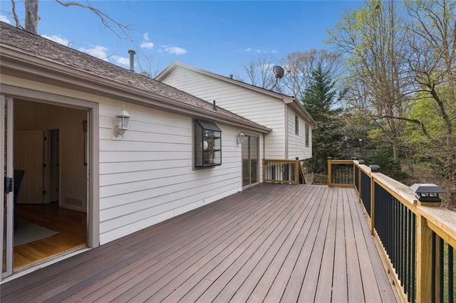 525 Spender Trace, Atlanta, GA 30350