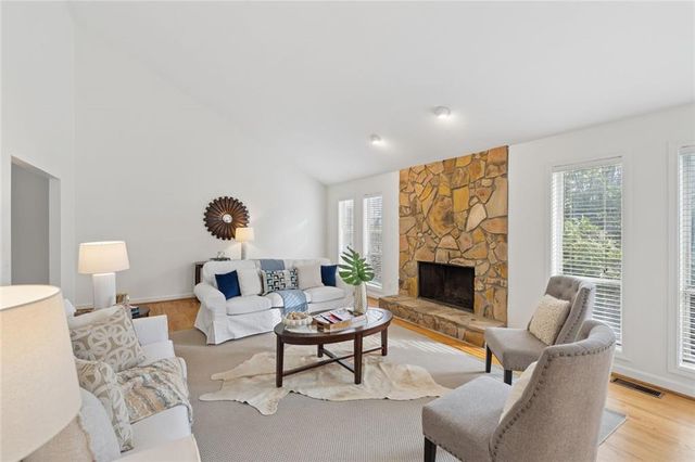 525 Spender Trace, Atlanta, GA 30350