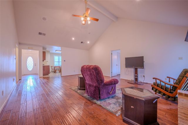 1513 Crestmont Street, Wharton, TX 77488