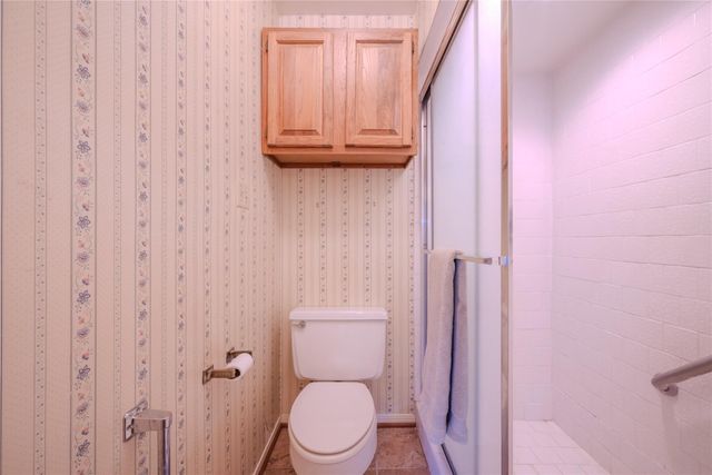 1513 Crestmont Street, Wharton, TX 77488