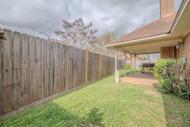 1513 Crestmont Street, Wharton, TX 77488