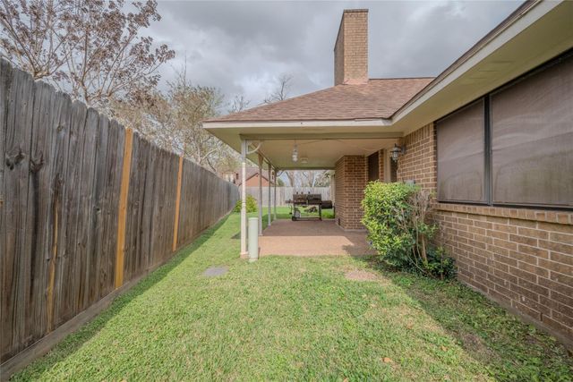1513 Crestmont Street, Wharton, TX 77488