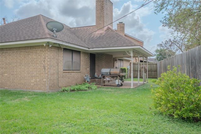 1513 Crestmont Street, Wharton, TX 77488