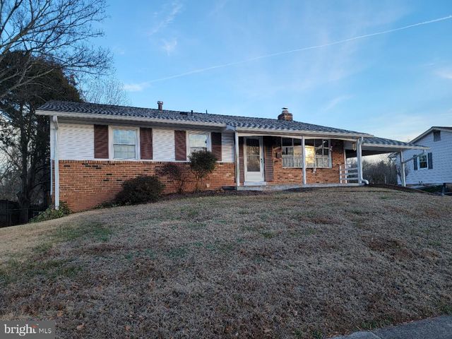 7405 FORRESTER LN, Manassas, VA 20109