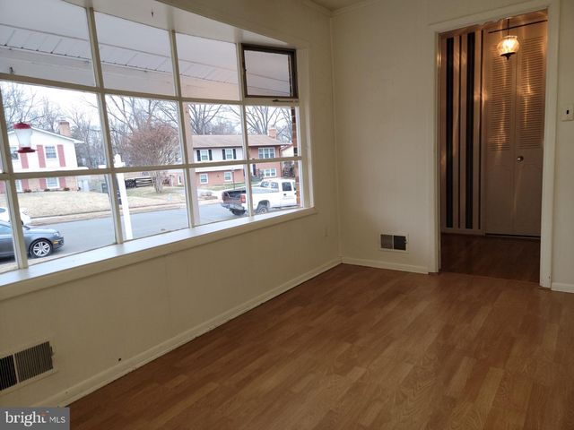 7405 FORRESTER LN, Manassas, VA 20109