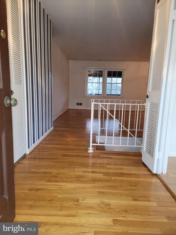 7405 FORRESTER LN, Manassas, VA 20109