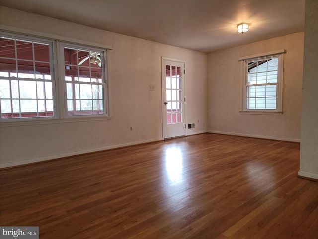 7405 FORRESTER LN, Manassas, VA 20109