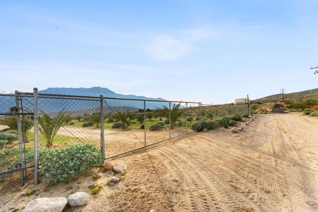 668040015 Hilltop Road, Whitewater, CA 92282