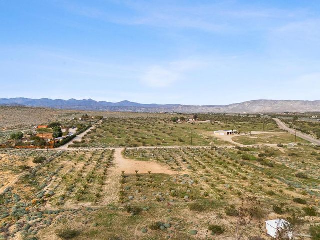 668040015 Hilltop Road, Whitewater, CA 92282