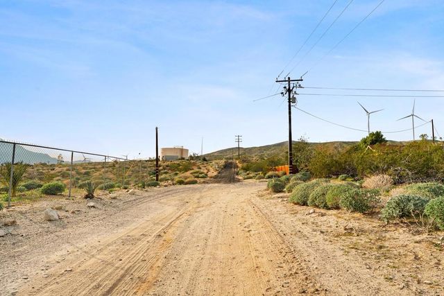 668040015 Hilltop Road, Whitewater, CA 92282