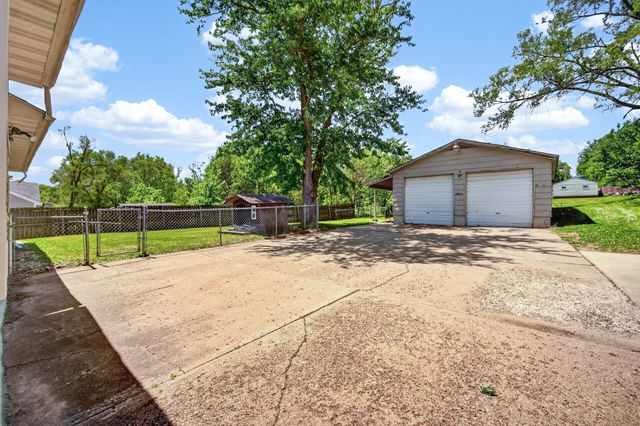3022 S Union Street, Des Moines, IA 50315