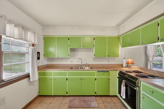 3022 S Union Street, Des Moines, IA 50315
