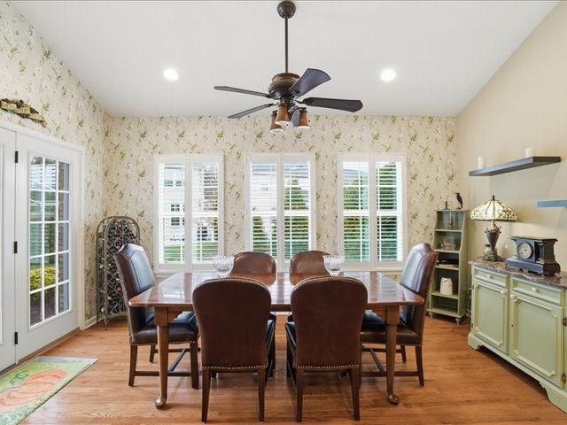 1405 Cambridge Dr 1405, Collier Twp, PA 15142