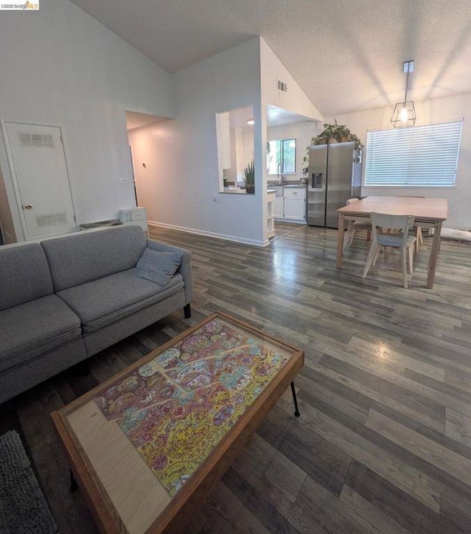 Image 1 of property listing at 1164 MAYWOOD LN., Martinez, CA 94553