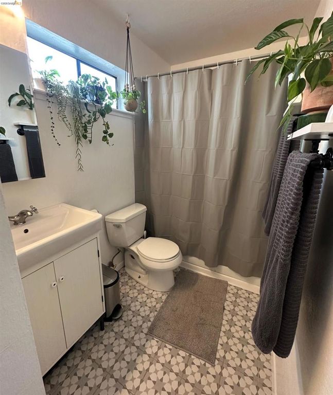 Image 14 of property listing at 1164 MAYWOOD LN., Martinez, CA 94553