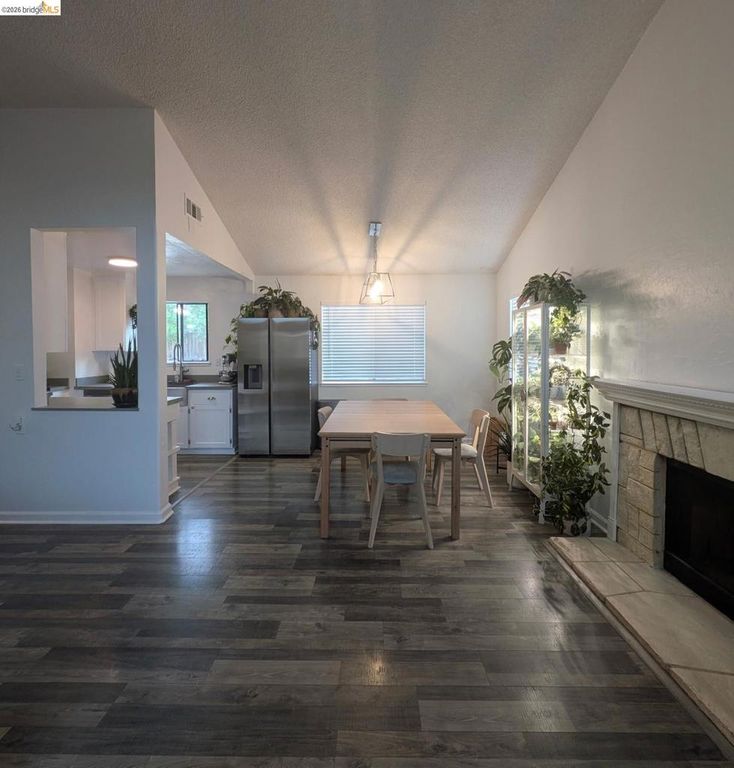 Image 8 of property listing at 1164 MAYWOOD LN., Martinez, CA 94553