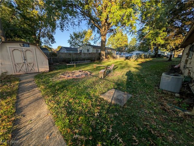 200 Stull Avenue, Akron, OH 44312